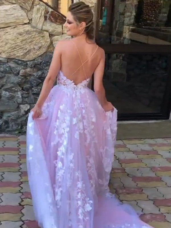 Vestidos con apliques, escote en V, sin mangas y cola larga